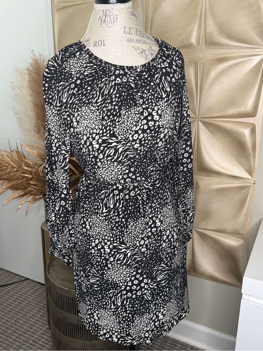 Joie Black & White Printed Long-Sleeve Dress